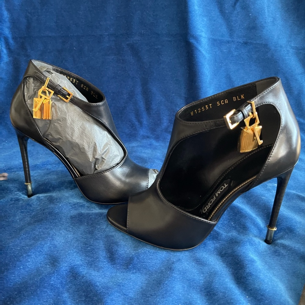 Tom Ford black sandal with gold key & lock size 37